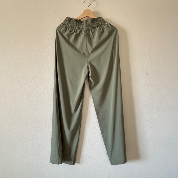 Vuori Villa Wideleg Pants - Women's In green Size small - Picture 7 of 13